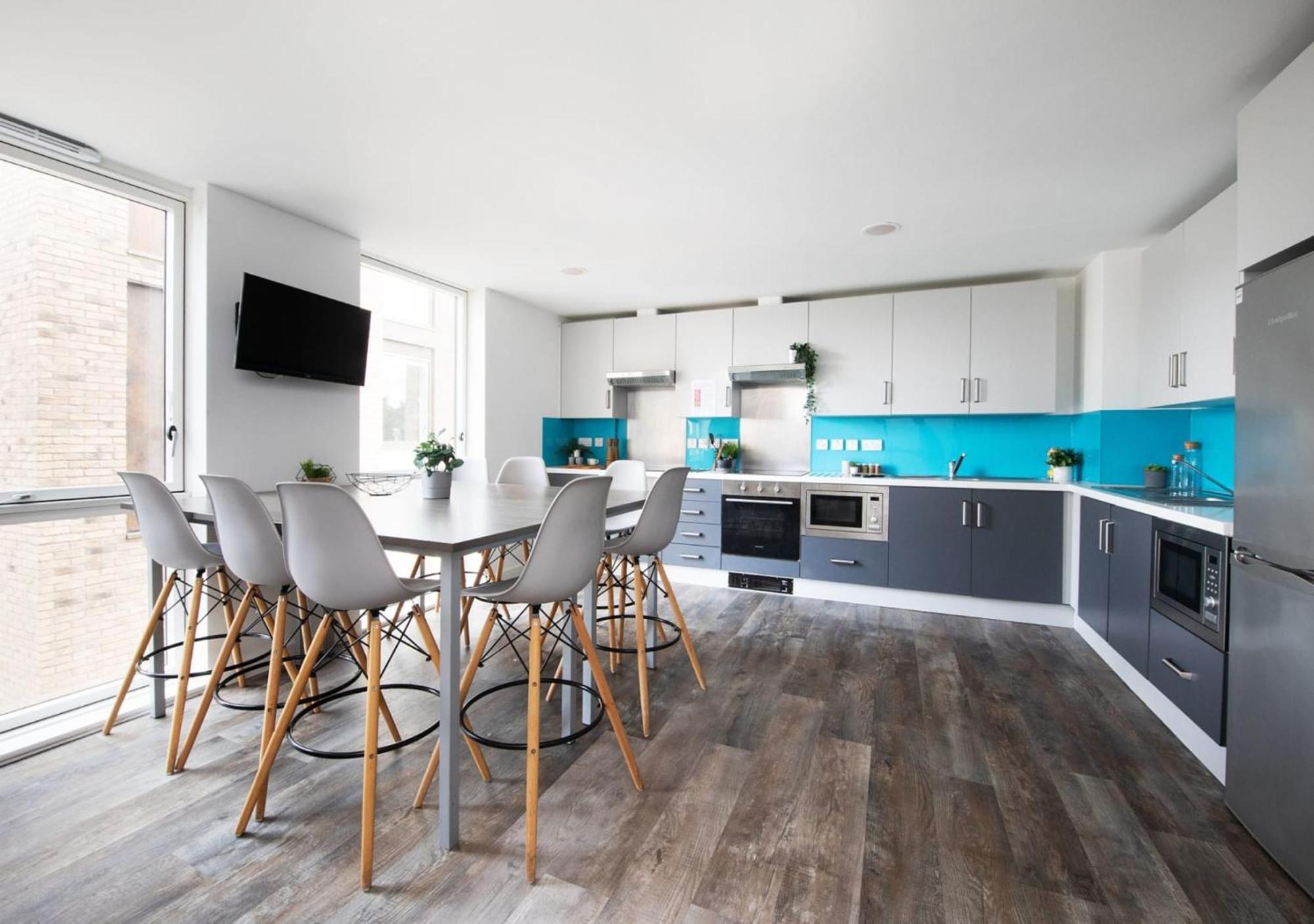 For Students Only Ensuite Bedrooms With Shared Kitchen At Cathedral Point In ウィンチェスター エクステリア 写真